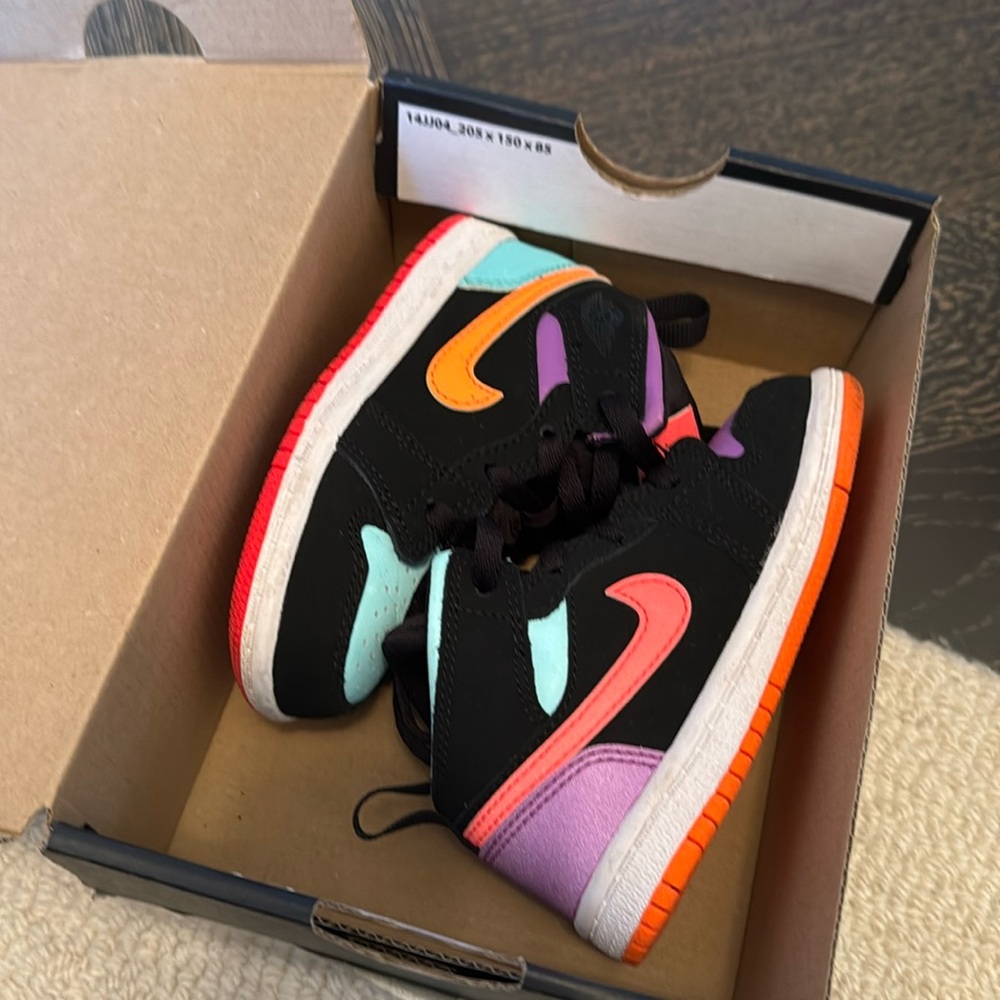 Jordan 1 Mid size 7C toddler